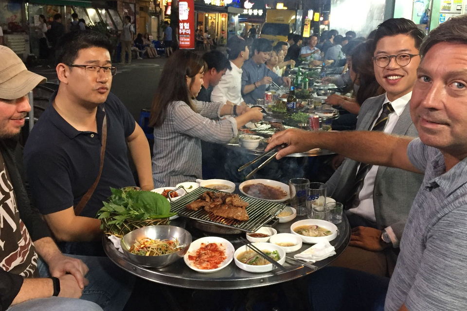 korean-eating-2.png